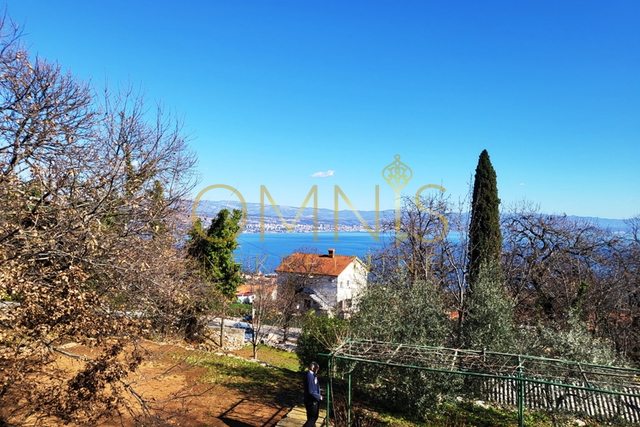 Opatija, Oprić - građevinski teren 718 m2 s pogledom na more